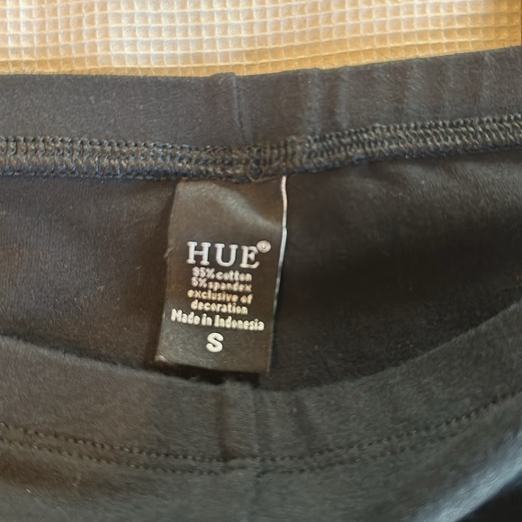 HUE Woman’s Black Legging With Small studs size Small - Picture 7 of 13